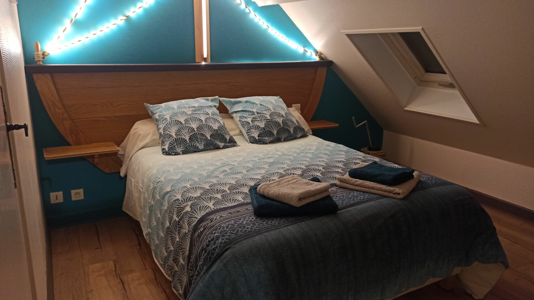 Chambre bateau avec lit double du grand gîte 15 personnes du Clos des Aubiers