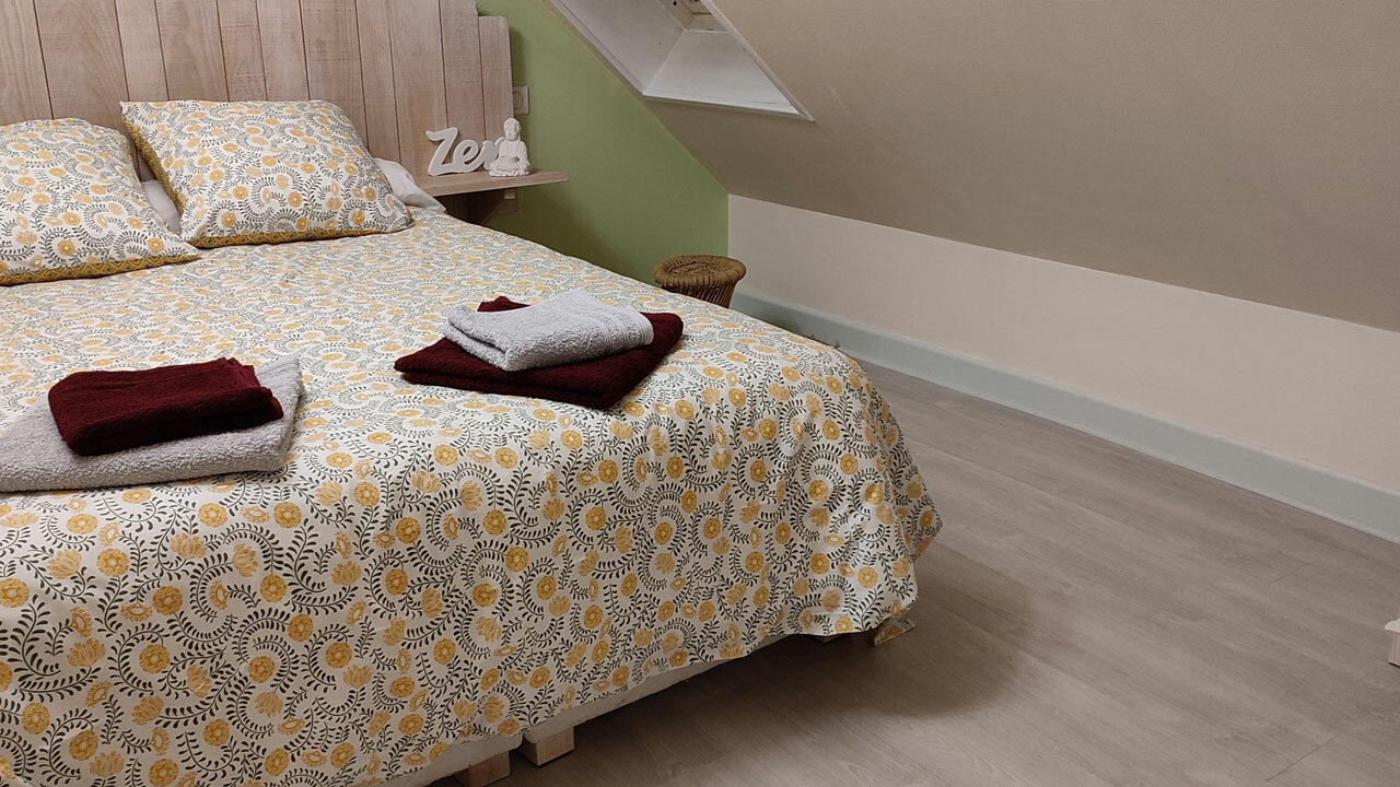 Chambre zen avec lit double du grand gîte 15 personnes du Clos des Aubiers