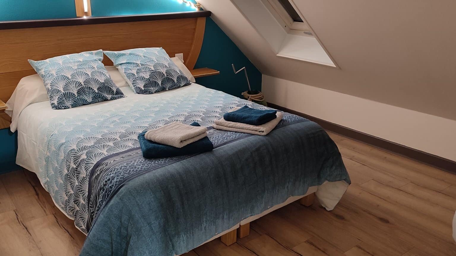 Chambre bateau avec lit double du grand gîte 15 personnes du Clos des Aubiers