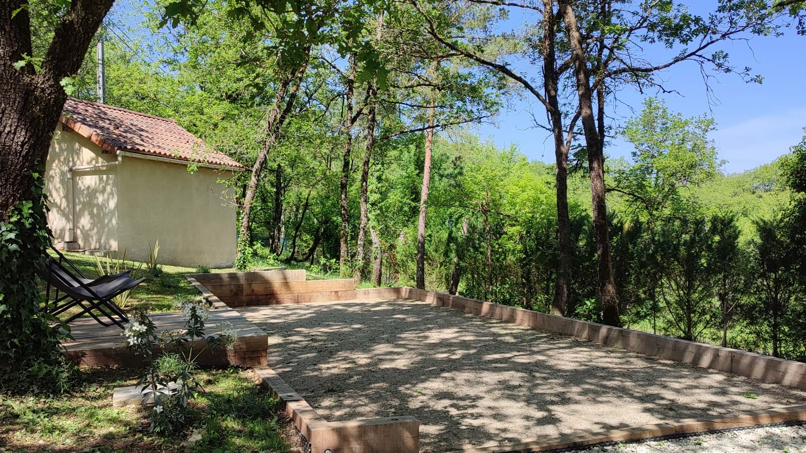 Terrain de pétanque privatif du grand gîte 15 personnes du Clos des Aubiers